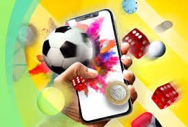 Tampilan beranda aplikasi APK mahkota4d dengan tema gelap dan navigasi intuitif